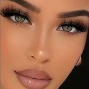 Amuse matte quad shade pallete